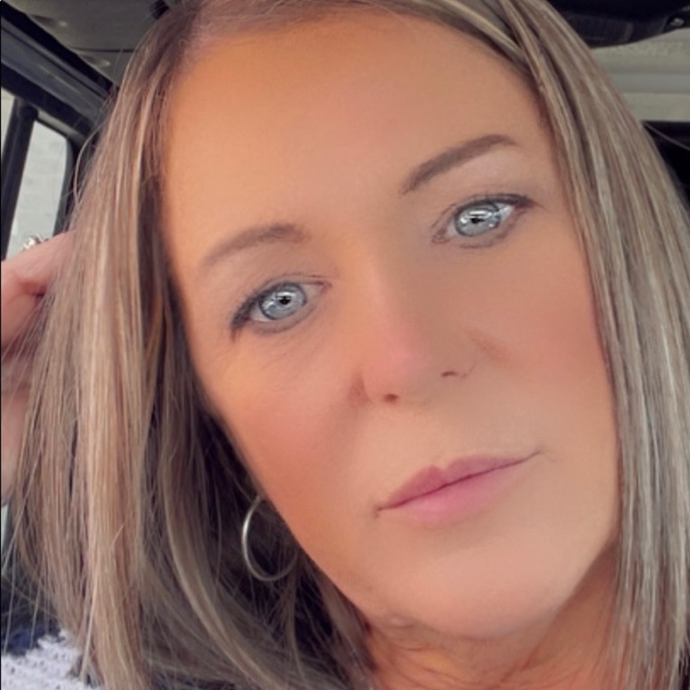 Meet your Posher, Debbie